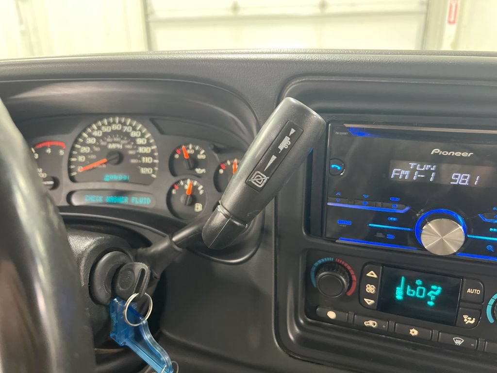 Used 2004 Chevrolet Silverado 2500 LT w/ Skid Plate Package AWD/4WD image 16