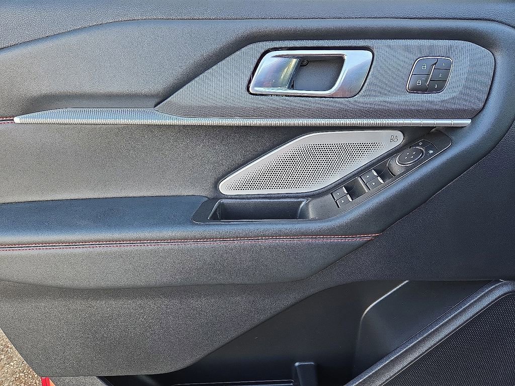 Used 2025 Ford Explorer ST image 22