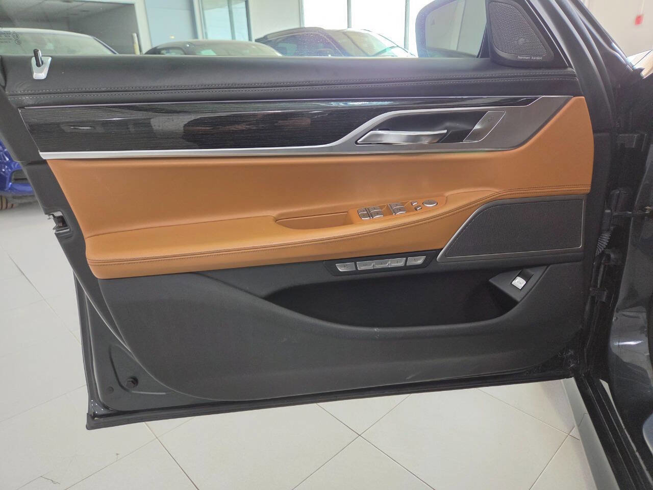 Used 2016 BMW 750i xDrive image 13