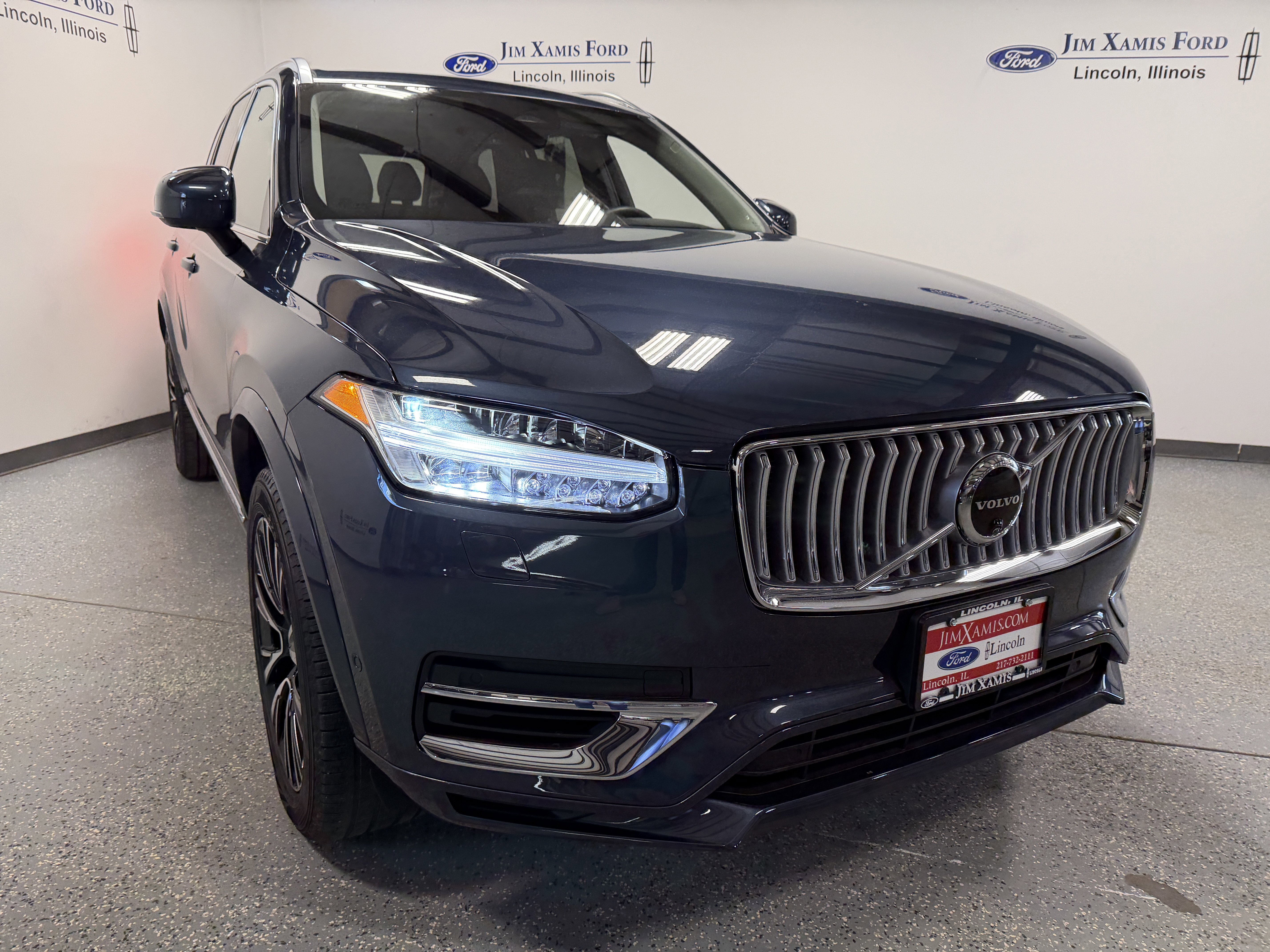 Used 2024 Volvo XC90 T8 Plus w/ Protection Package image 37