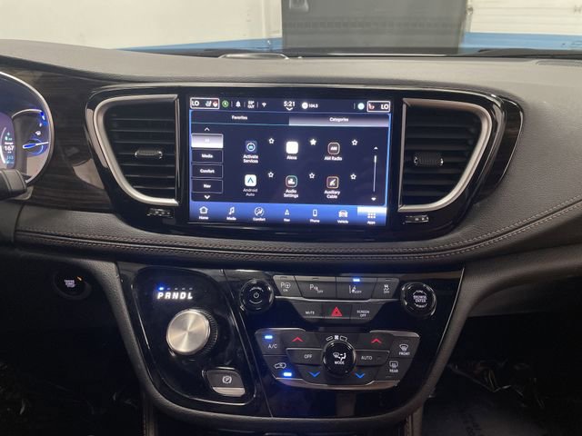 Used 2024 Chrysler Pacifica Pinnacle image 9