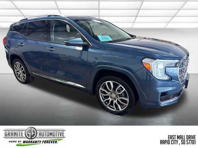 Used 2024 GMC Terrain Denali w/ Denali Premium Package AWD/4WD image 8