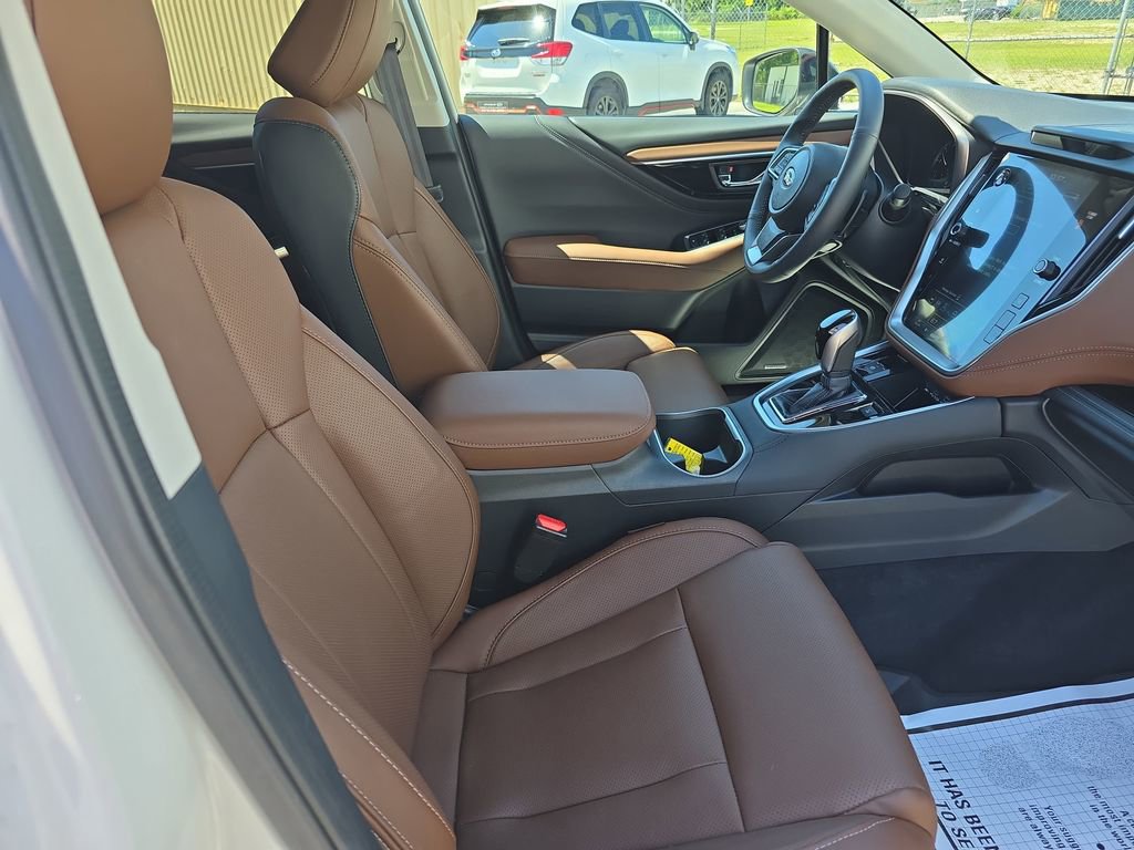Used 2025 Subaru Outback Touring AWD/4WD image 10