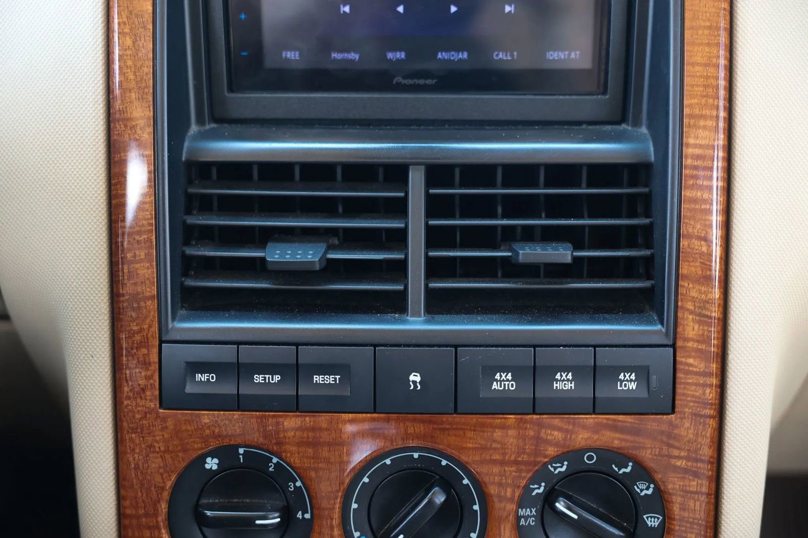 Used 2006 Ford Explorer Eddie Bauer AWD/4WD image 30