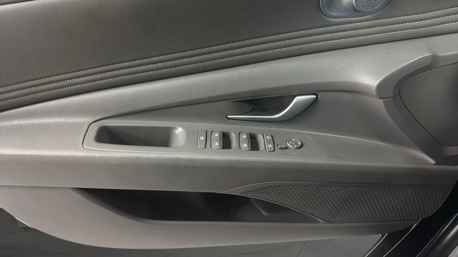 Used 2023 Hyundai Elantra SEL w/ Convenience Package FWD image 30