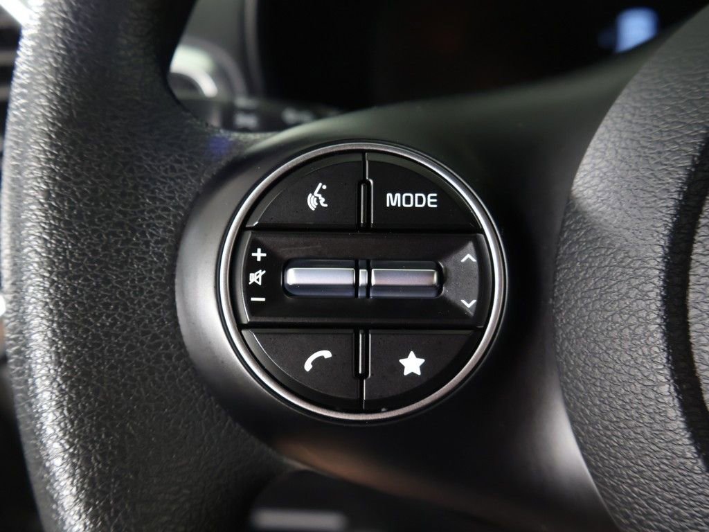 Used 2025 Kia Soul LX w/ LX Technology Package FWD image 38