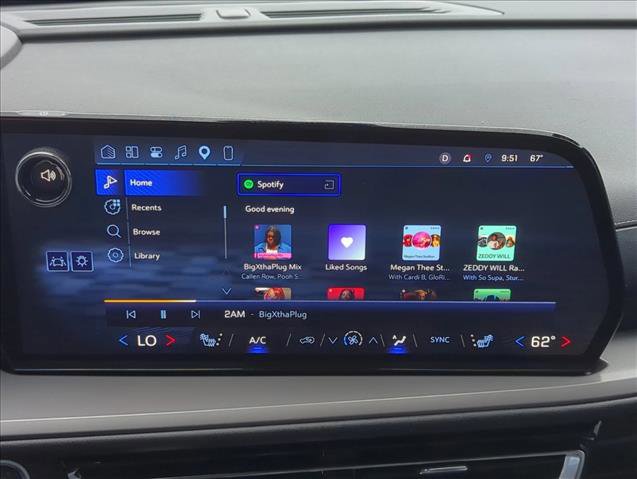 Used 2026 Chevrolet Traverse LT w/ Sun and Wheel Package FWD image 13
