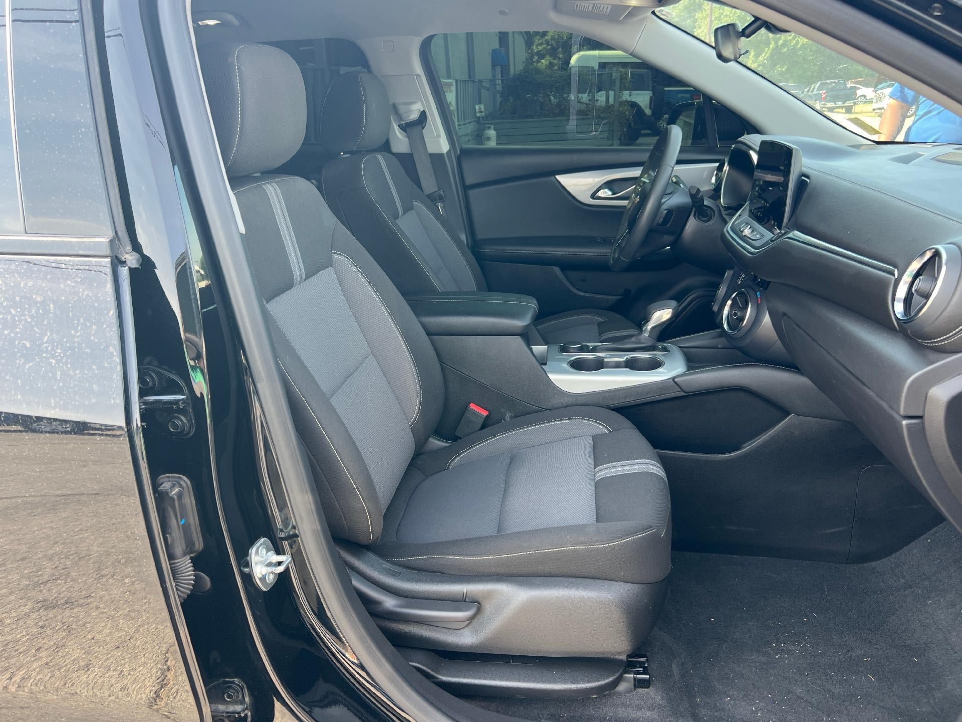 Used 2025 Chevrolet Blazer LT w/ LPO, Floor Liner Package FWD image 8