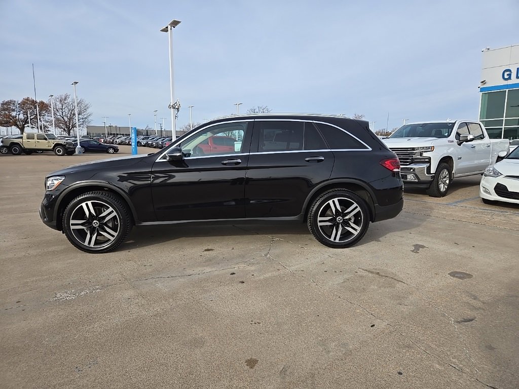 Used 2021 Mercedes-Benz GLC 300 4MATIC image 2