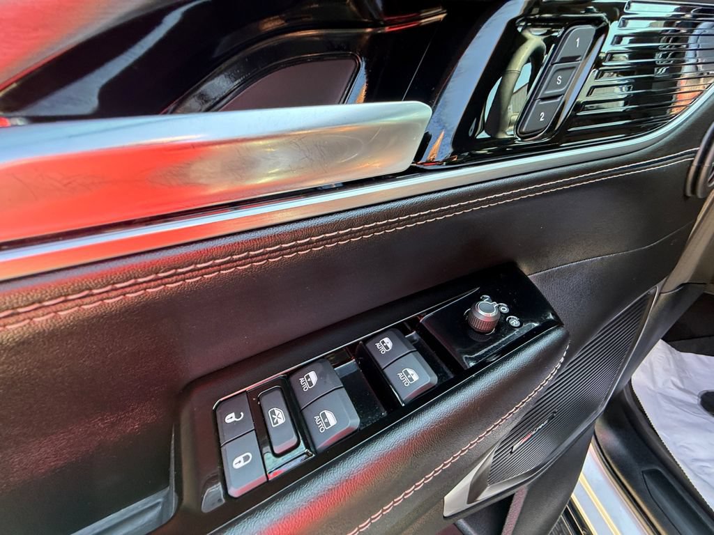 Used 2024 Jeep Wagoneer Series II AWD/4WD image 20