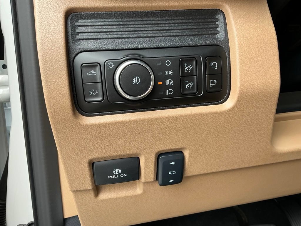 New 2026 Ford F250 Lariat RWD image 27