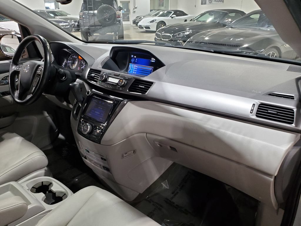 Used 2016 Honda Odyssey Touring image 14