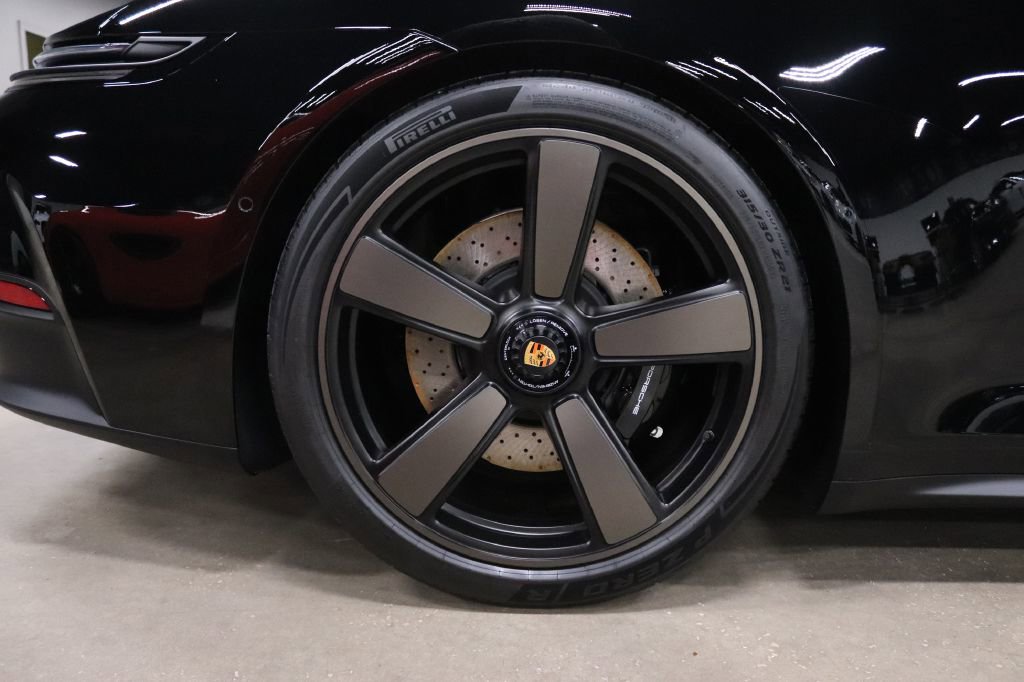 Used 2026 Porsche 911 GTS image 40