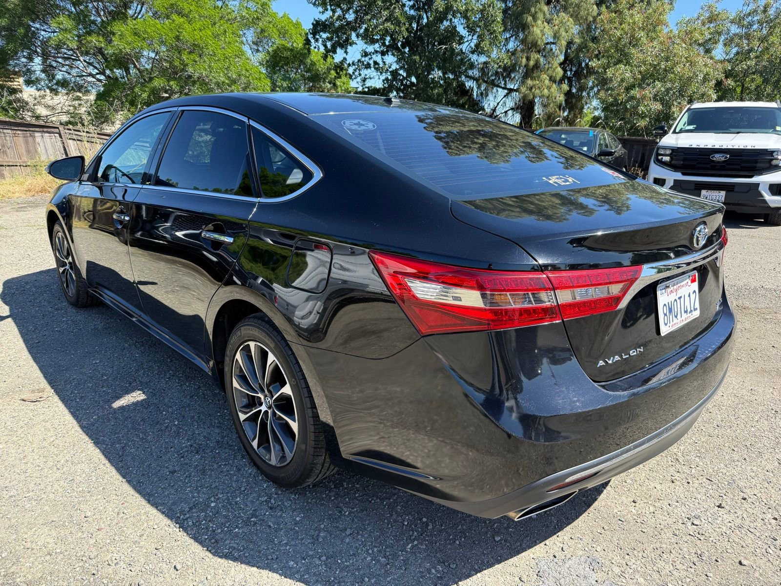 Used 2018 Toyota Avalon XLE image 3