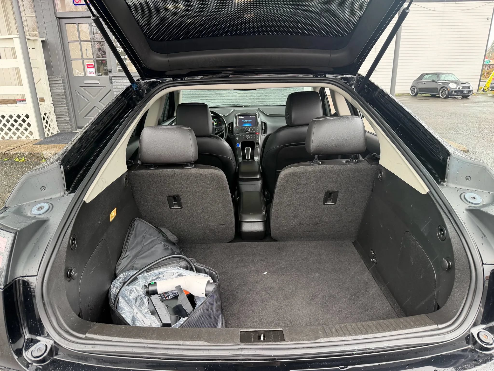 Used 2014 Chevrolet Volt Premium w/ Premium Trim Package FWD image 19