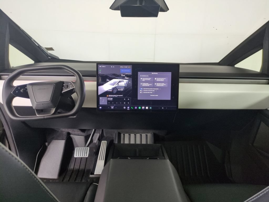 Used 2024 Tesla Cybertruck AWD Crew Cab image 14