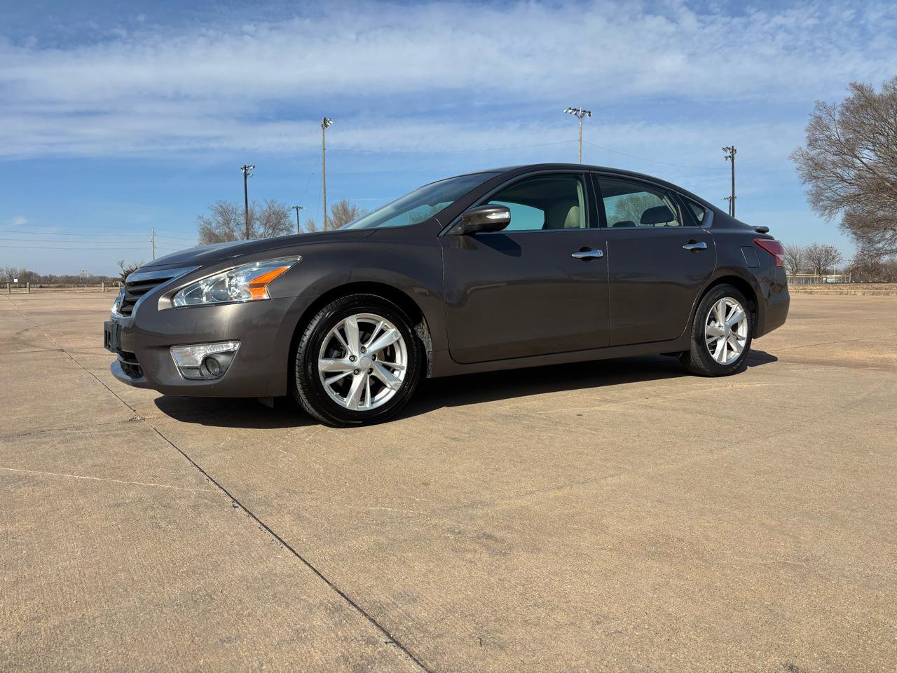 Used 2013 Nissan Altima 2.5 SL w/ Technology Pkg image 2
