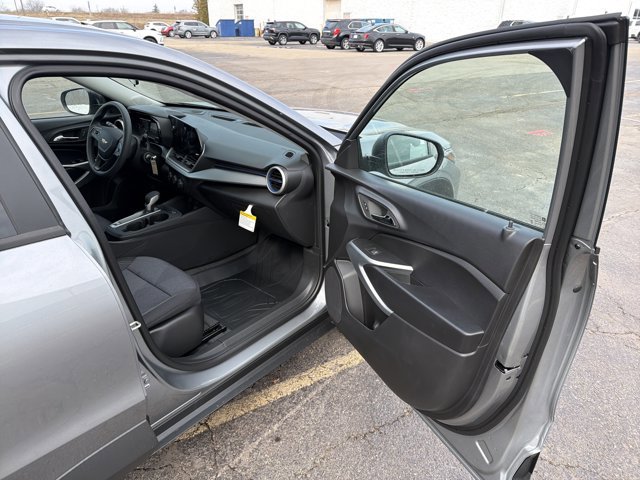 New 2026 Chevrolet Trax LS image 28
