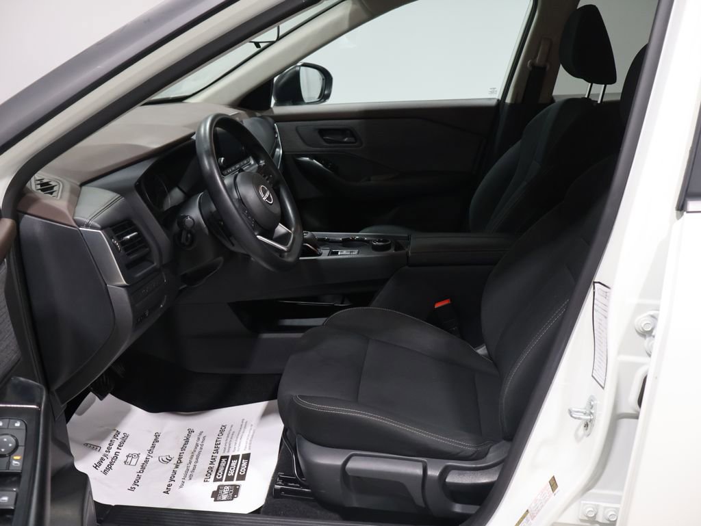 Used 2023 Nissan Rogue S image 10