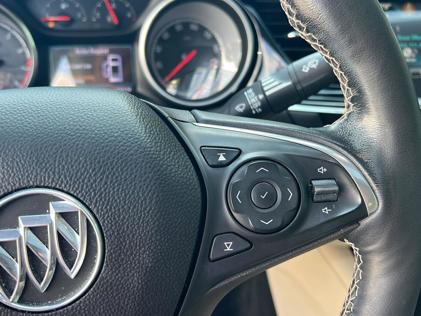 Used 2018 Buick Regal Essence w/ Driver Confidence Package #1 image 22