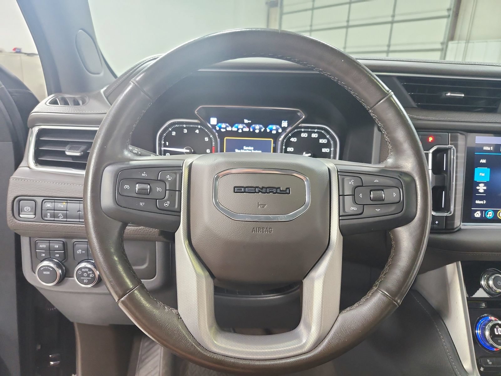 Used 2021 GMC Yukon XL Denali AWD/4WD image 23