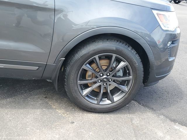 Used 2019 Ford Explorer XLT w/ Equipment Group 202A AWD/4WD image 6