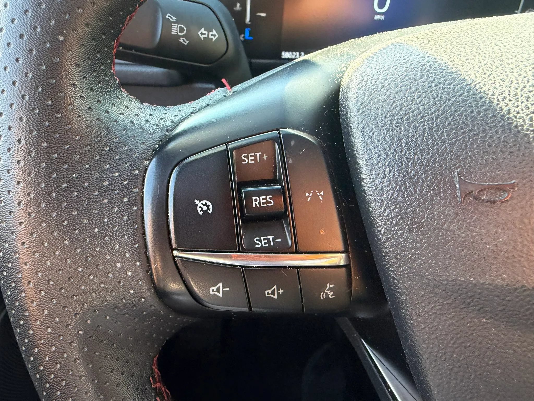 Used 2025 Ford Escape ST-Line AWD/4WD image 13