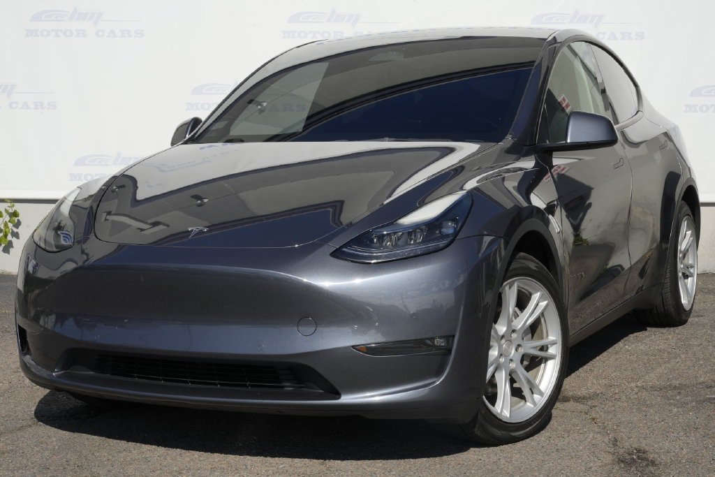 Used 2022 Tesla Model Y Long Range AWD/4WD image 2