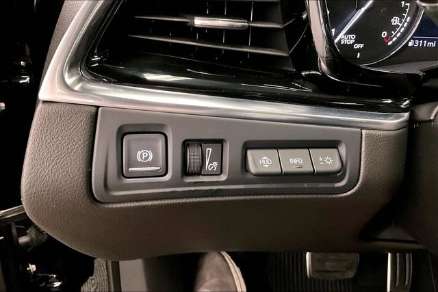 Used 2023 Cadillac XT6 Sport w/ Technology Package AWD/4WD image 38