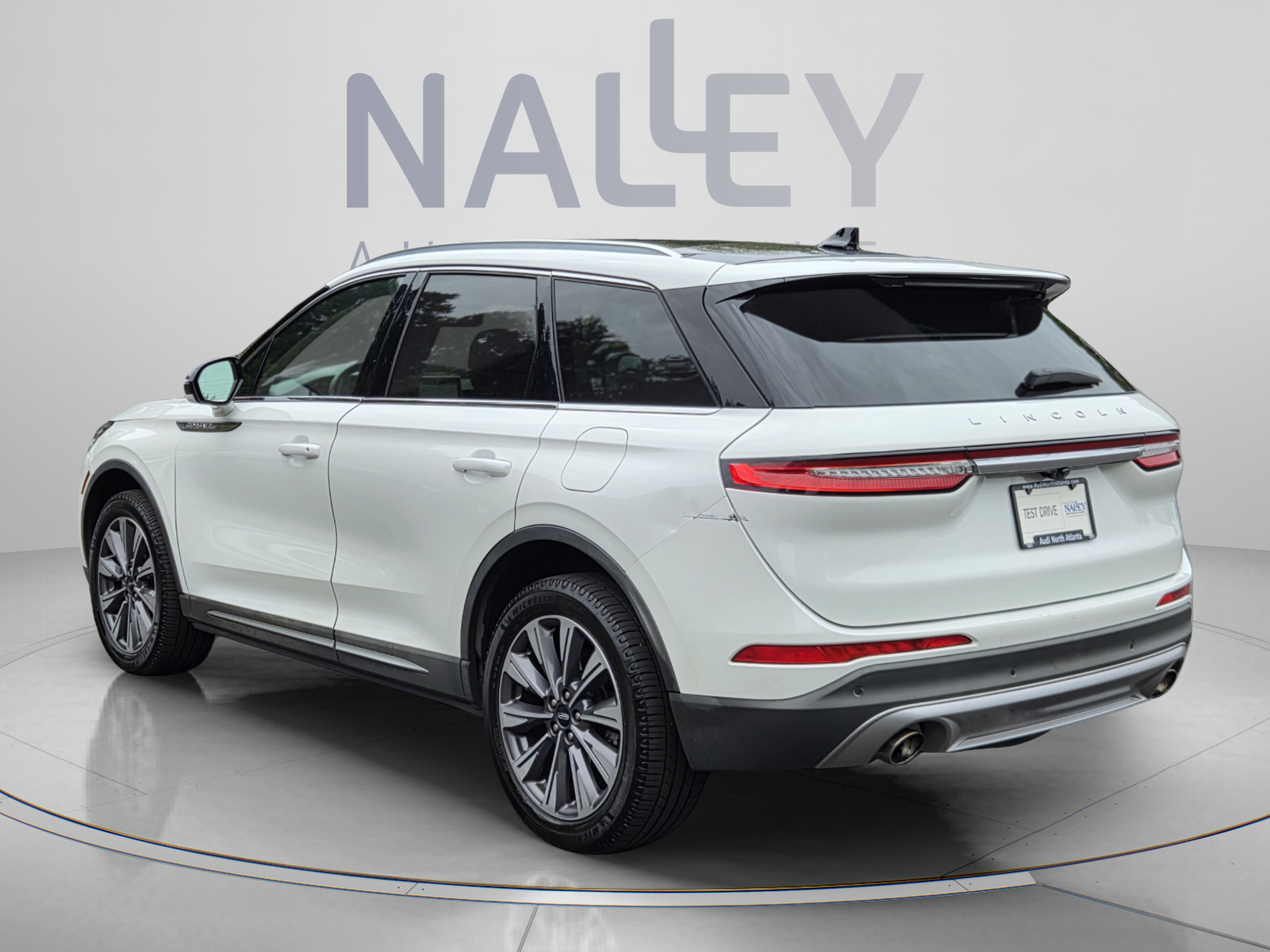 Used 2020 Lincoln Corsair Reserve FWD image 3