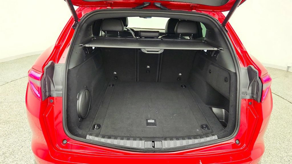 Used 2022 Alfa Romeo Stelvio Ti AWD/4WD image 23