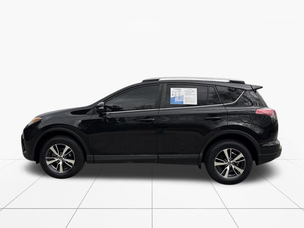 Used 2018 Toyota RAV4 XLE video 5