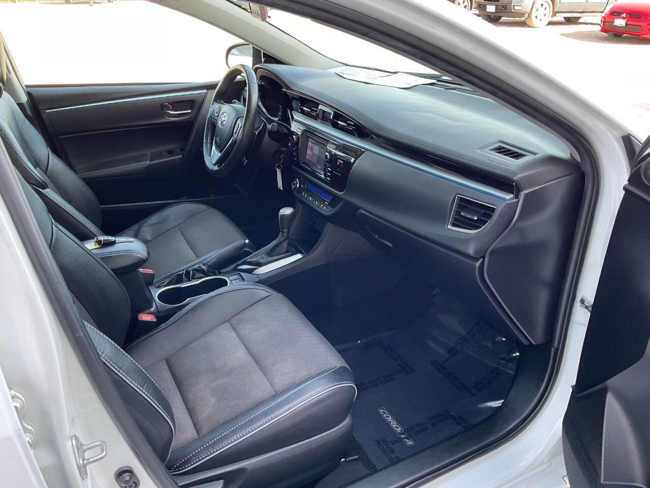 Used 2016 Toyota Corolla S image 38