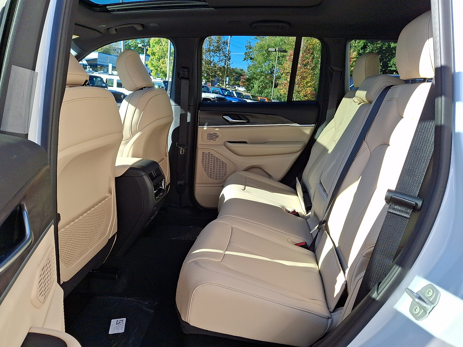 New 2027 Jeep Grand Cherokee Limited AWD/4WD image 6