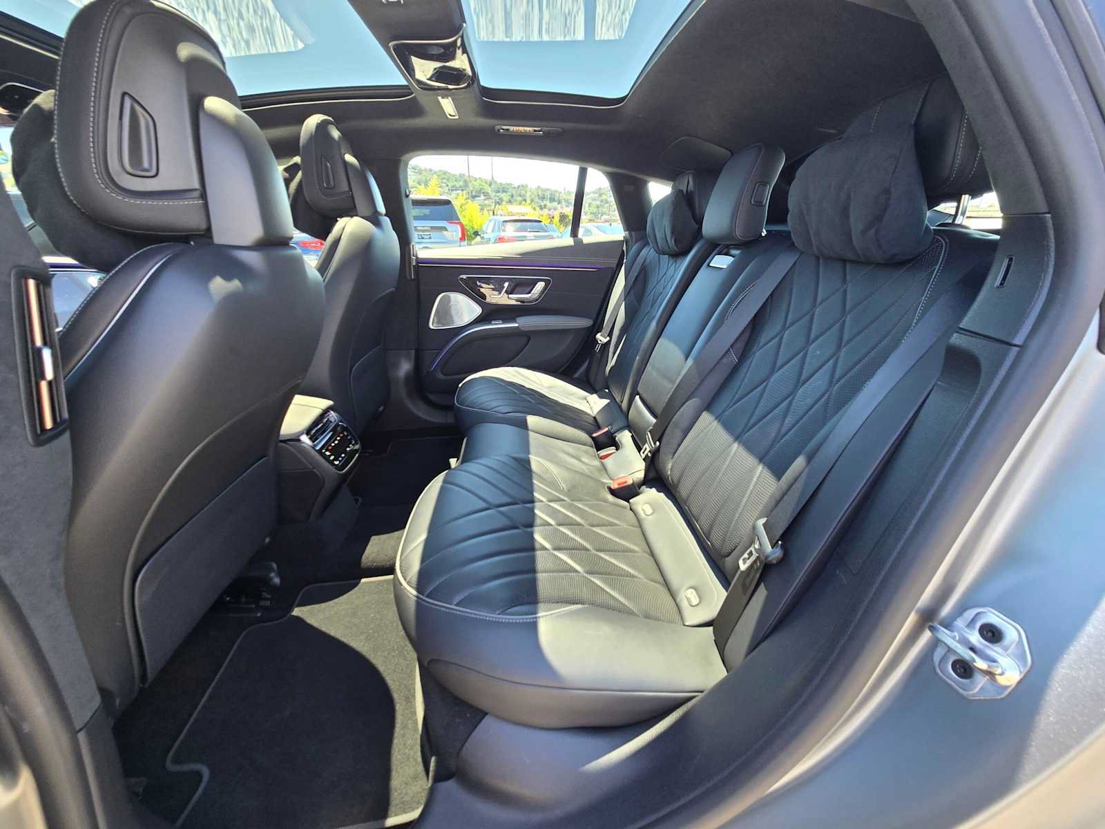 Used 2023 Mercedes-Benz EQS 580 4MATIC Sedan image 16