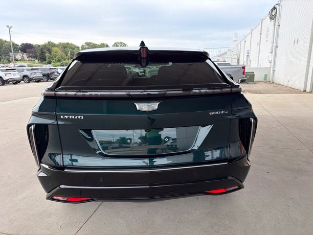 Used 2025 Cadillac Lyriq Luxury AWD/4WD image 7