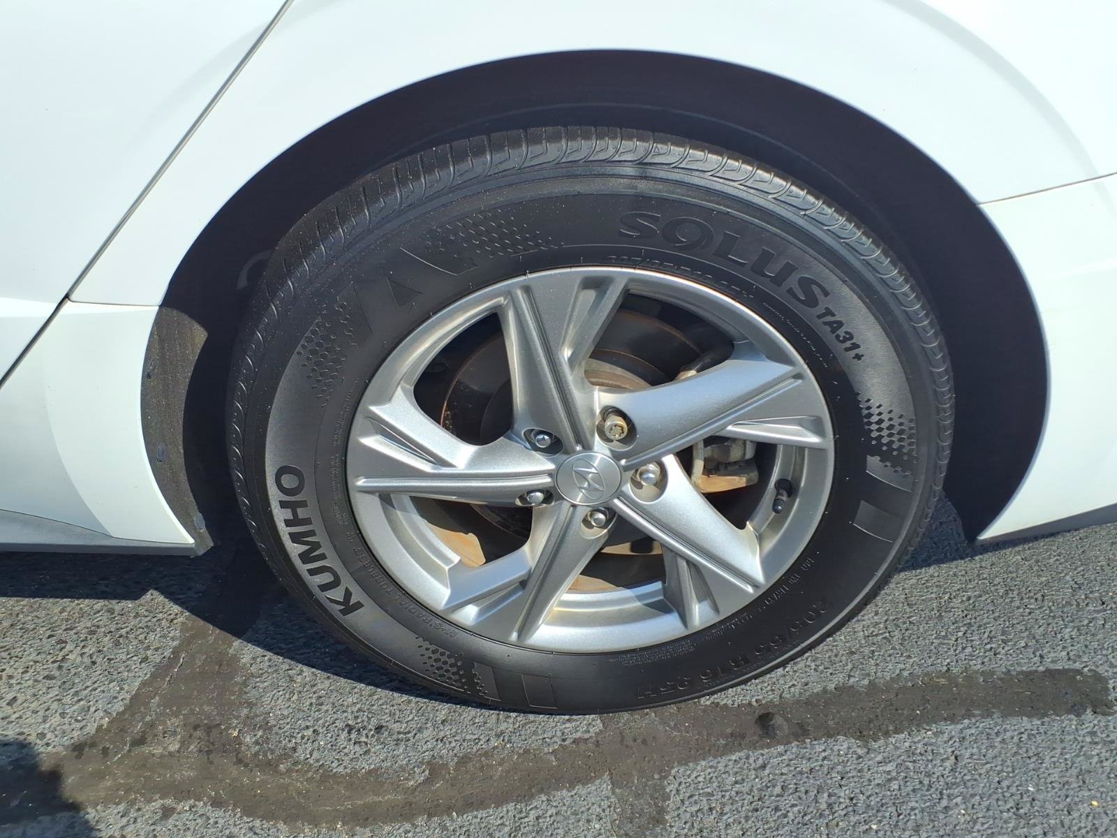 Certified 2023 Hyundai Sonata SE w/ Preferred Accessory Package FWD image 8