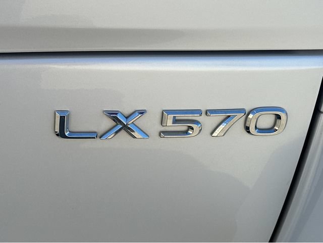 Used 2019 Lexus LX 570 4WD w/ Luxury Package image 21