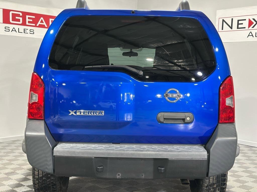 Used 2015 Nissan Xterra X image 8