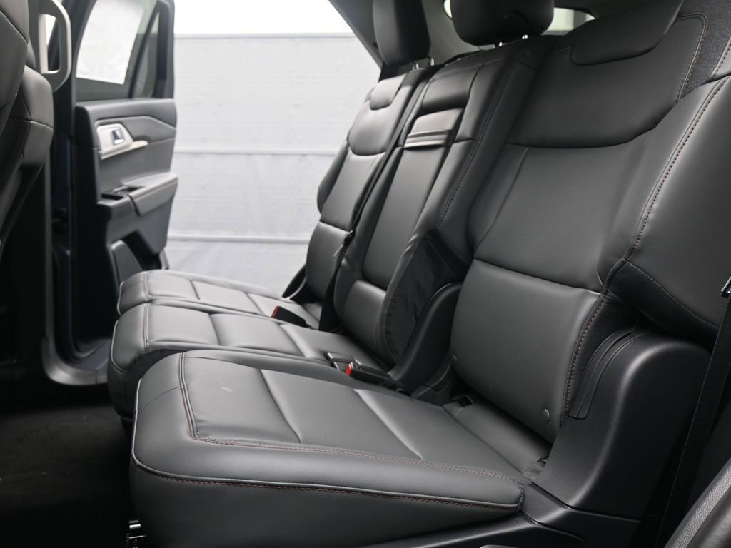 New 2026 Ford Explorer Active w/ Active Comfort Package image 11