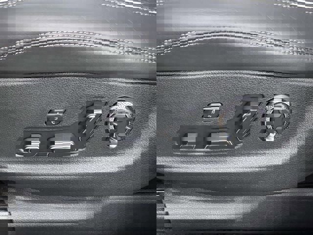 Used 2025 Genesis GV70 3.5T Sport w/ Sport Advanced Package image 17