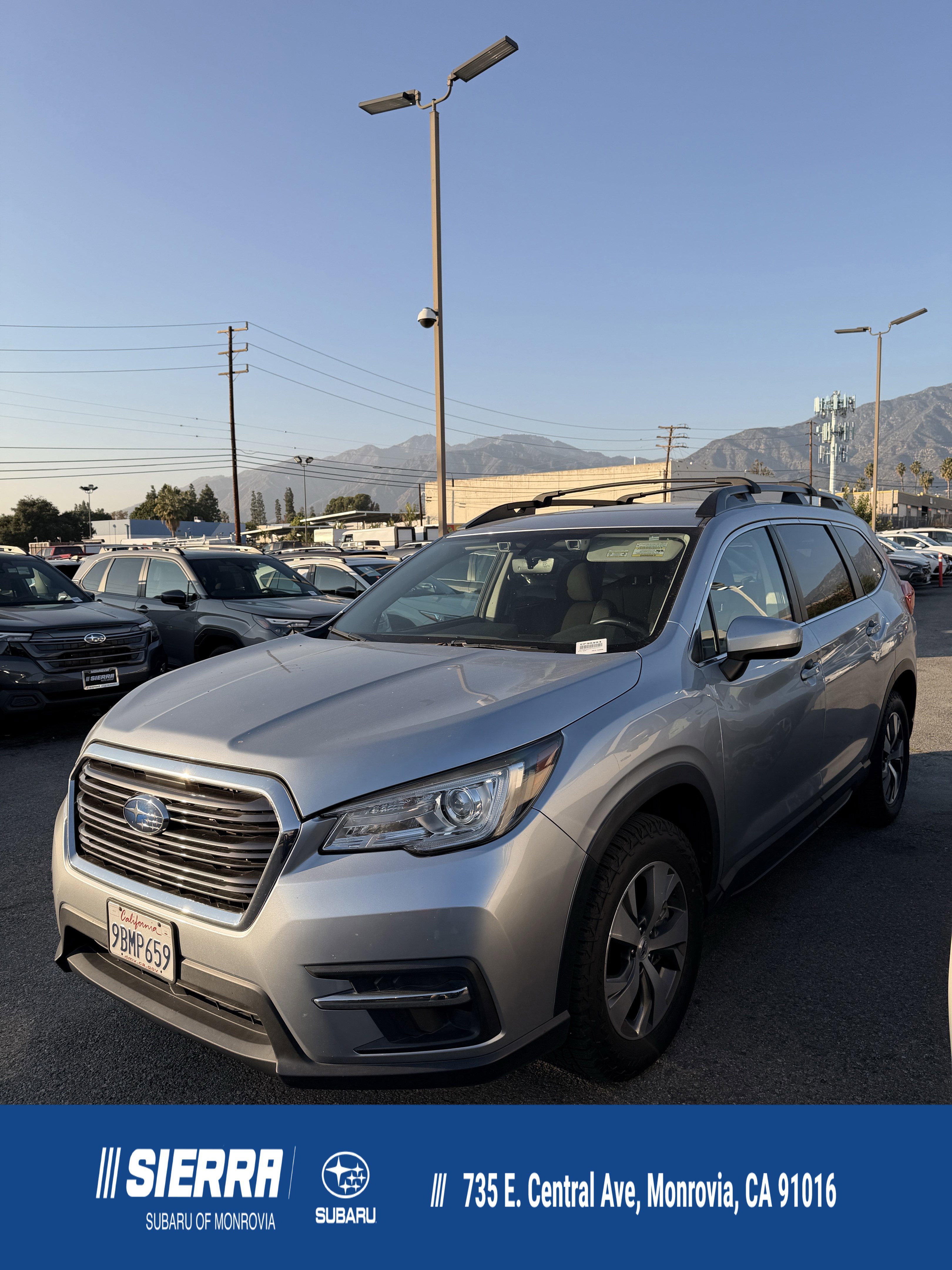 Used 2022 Subaru Ascent Premium w/ Convenience Package image 1