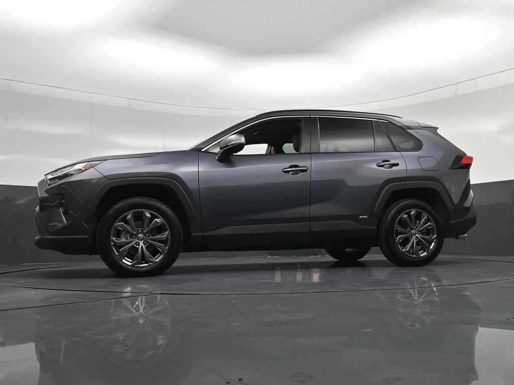 Used 2025 Toyota RAV4 XLE Premium w/ Weather Package AWD/4WD image 32