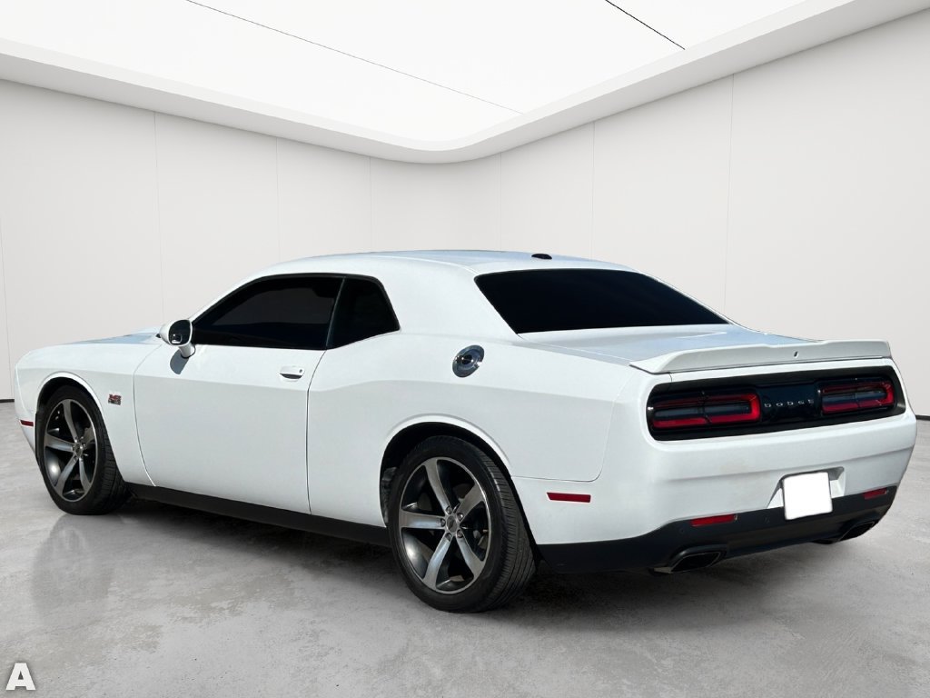 Used 2019 Dodge Challenger R/T w/ Driver Convenience Group RWD image 4