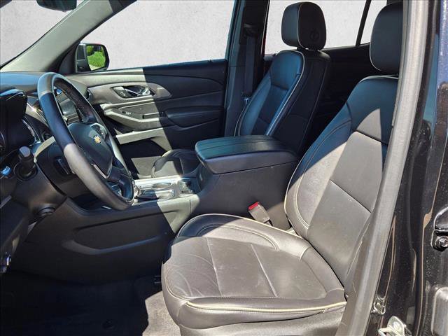Used 2023 Chevrolet Traverse Premier w/ LPO, Cargo Package FWD image 15