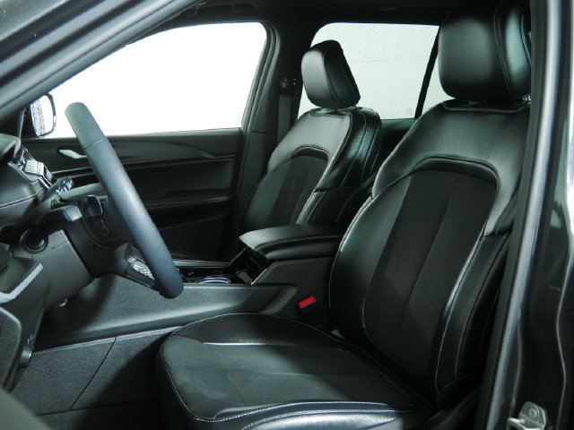 Used 2023 Jeep Grand Cherokee Altitude AWD/4WD image 20