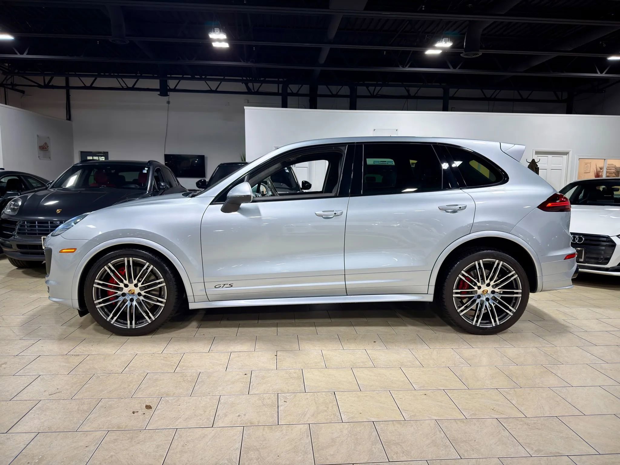 Used 2016 Porsche Cayenne GTS image 24