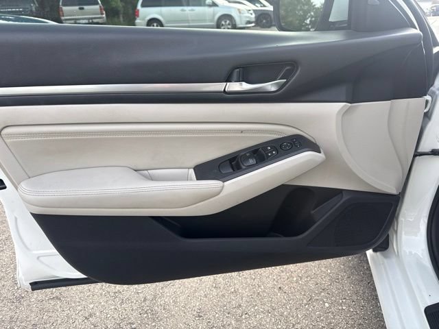 Used 2019 Nissan Altima 2.5 SV FWD image 32