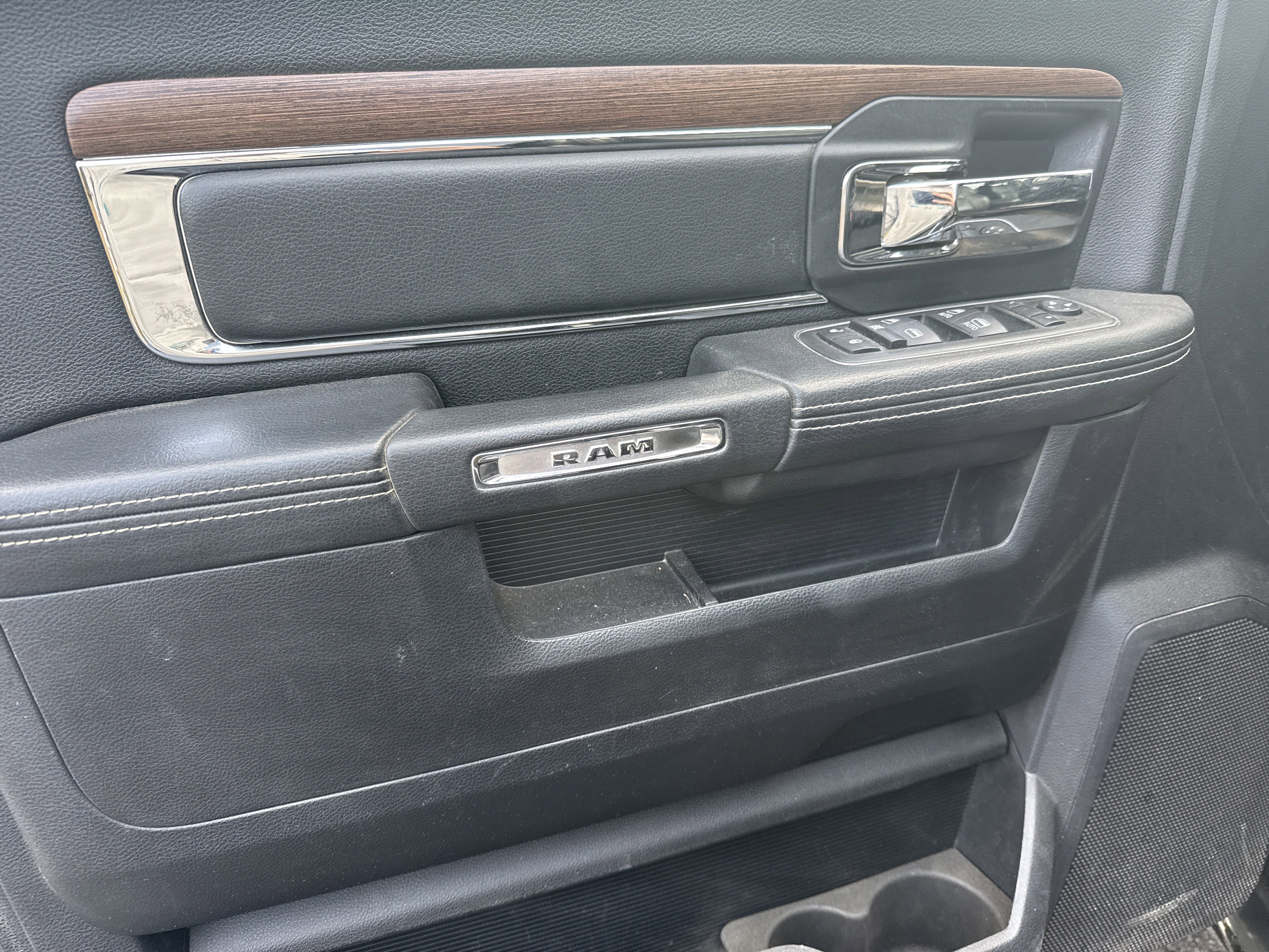 Used 2013 RAM 3500 Laramie image 19