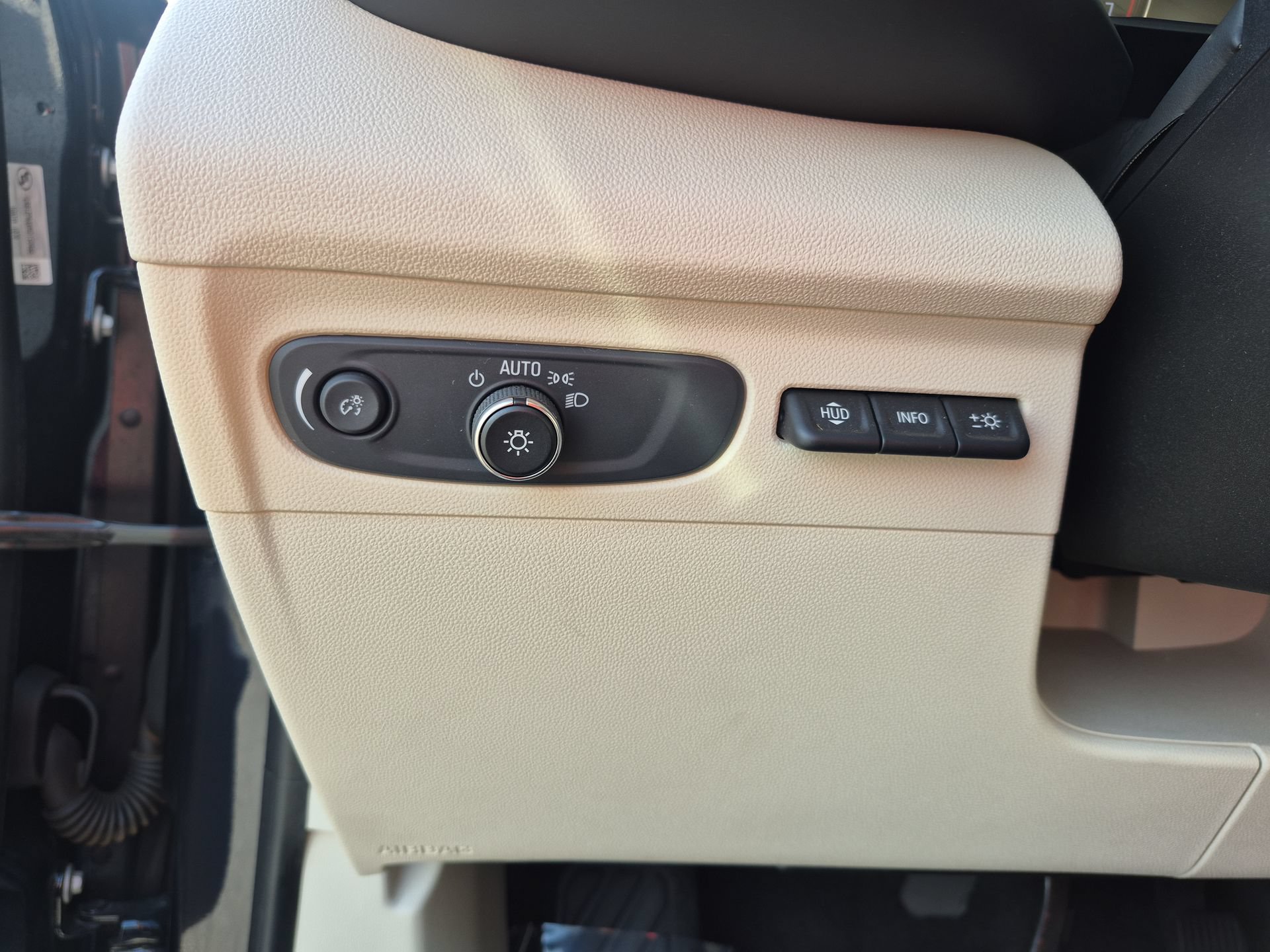 Used 2021 Buick Envision Essence w/ Technology Package I AWD/4WD image 19